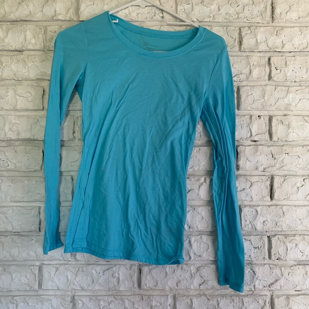 Long sleeve activewear top